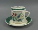 Teetasse mit Deckel und Siebeinsatz