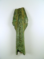 fragmentierte bronzene Lanzenspitze