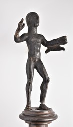 Herakles/Hercules stehend