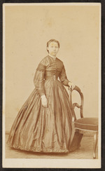 Unbekannte Dame stehend