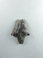 Kieselschieferpfeilspitze, fragmentiert