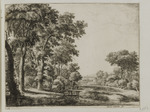 Eine Holzbrücke führt zu einem Wald