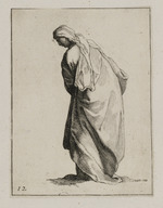 Frau mit Schleier, in Rückansicht
