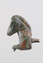 Pferdeprotome mit hohem Hals