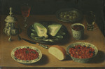Stillleben mit zerteilter Artischocke, Erdbeeren und Kirschen