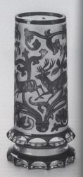 Stangenvase mit Hirsch und Hirschkuh