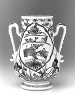 Henkelvase mit floralem Dekor und Bildreserven