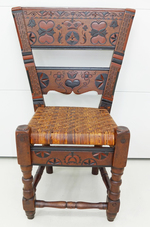 Schwälmer (?) Pfostenstuhl mit Kronen